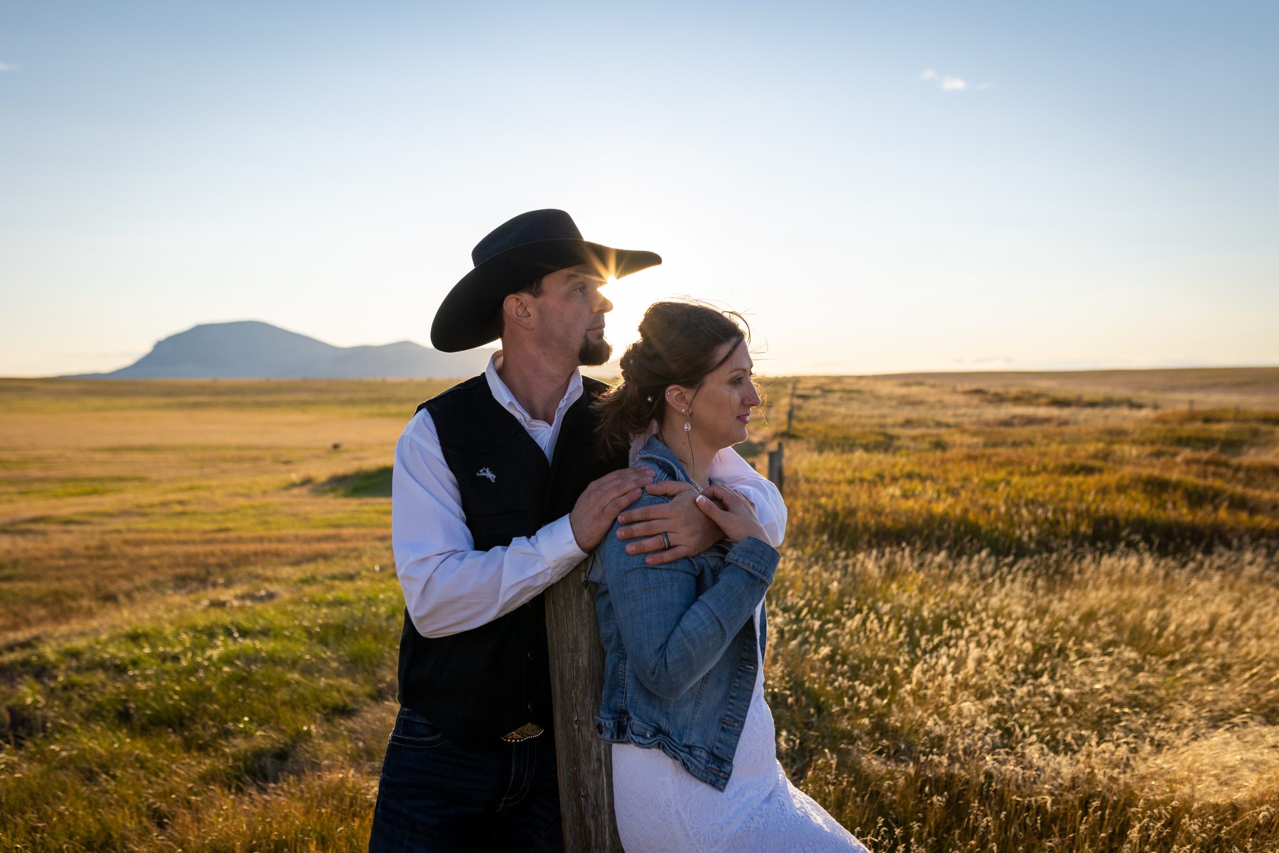 Quaint Rustic Elopement in the Fall at the Border